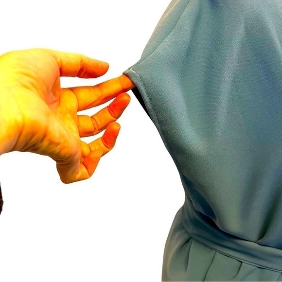 Co-ord Set: Hand Crafted Two-Piece Wide Leg Pant Suit - Picture 3 of 16